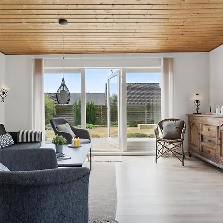 Onni - 1km From The Sea By Interhome *
