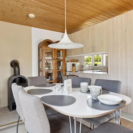 Onni - 1km From The Sea By Interhome *
